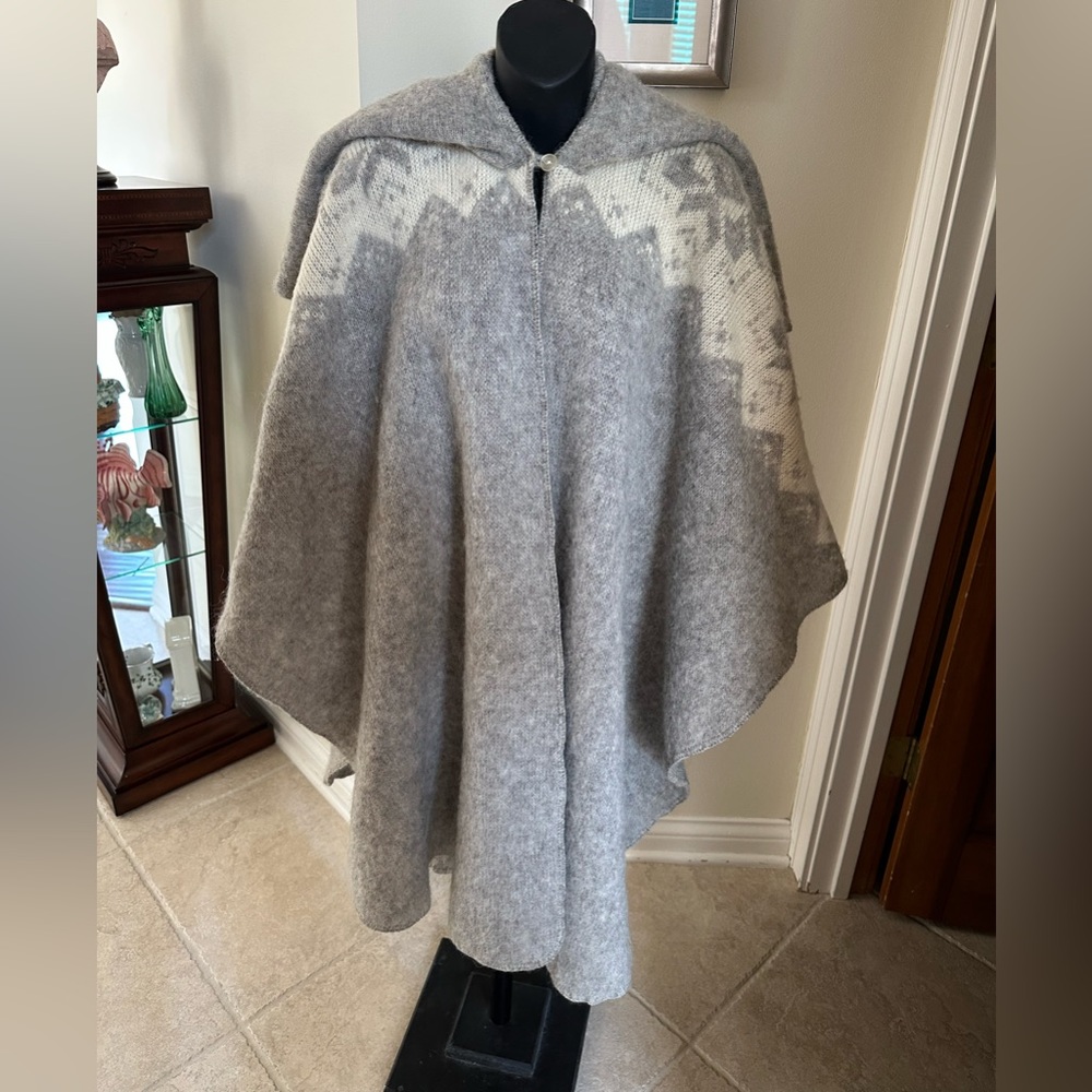 Wool Cape from Iceland - Hilda Ltd